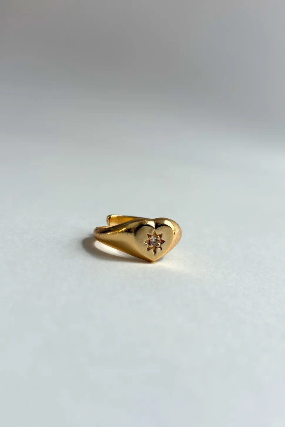 Anillo Dorado Ajustable Con Diseño Corazón