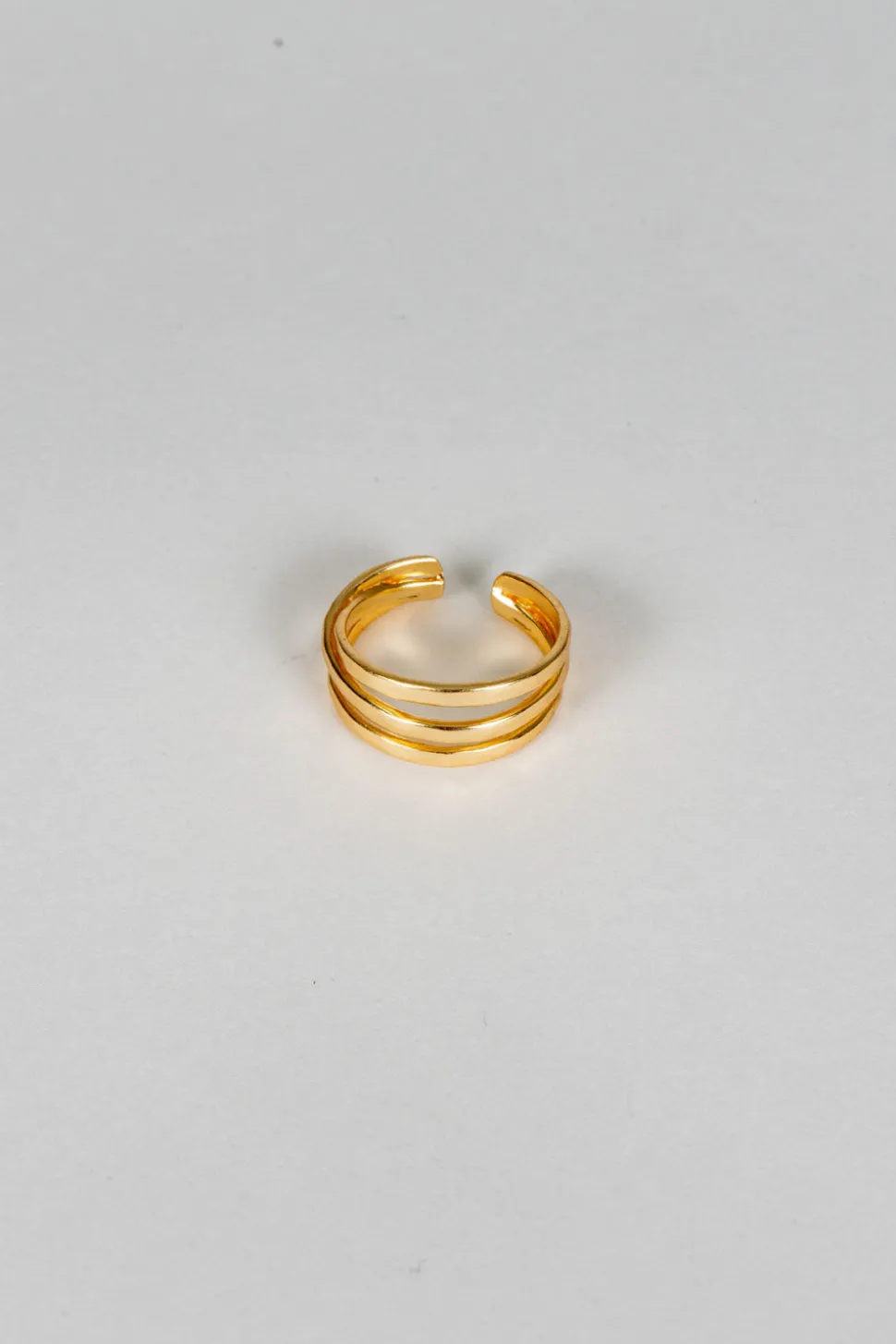 Anillo Dorado Ajustable Con Diseño De Tres Argollas
