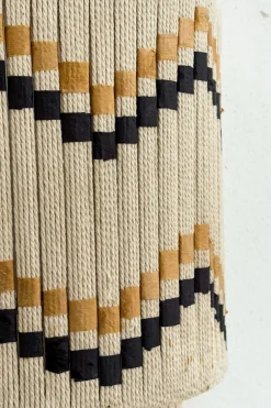 Aplique De Pared De Yute Y Algodón Con Detalles Negros Y Mostaza