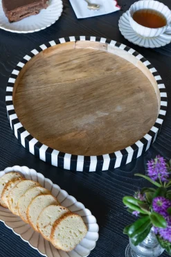 Bandeja De Resina Y Madera Redonda Con Diseño De Rayas Blancas Y Negras