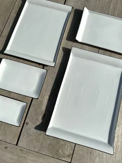 Bandeja Mediana De Porcelana Blanca Con Filo Negro
