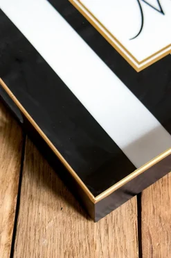 Bandeja Rectangular Rayas Blancas Y Negras Con Mensaje "Home"