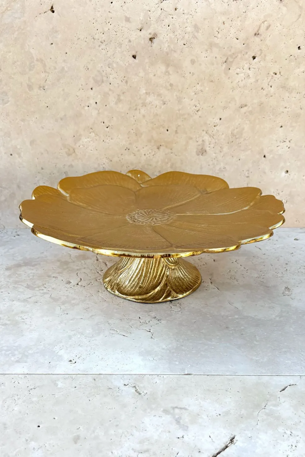Base Con Diseño De Flor Dorada Grande