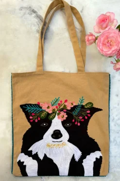 Bolsa Bordada A Mano Con Diseño De Perro Beige