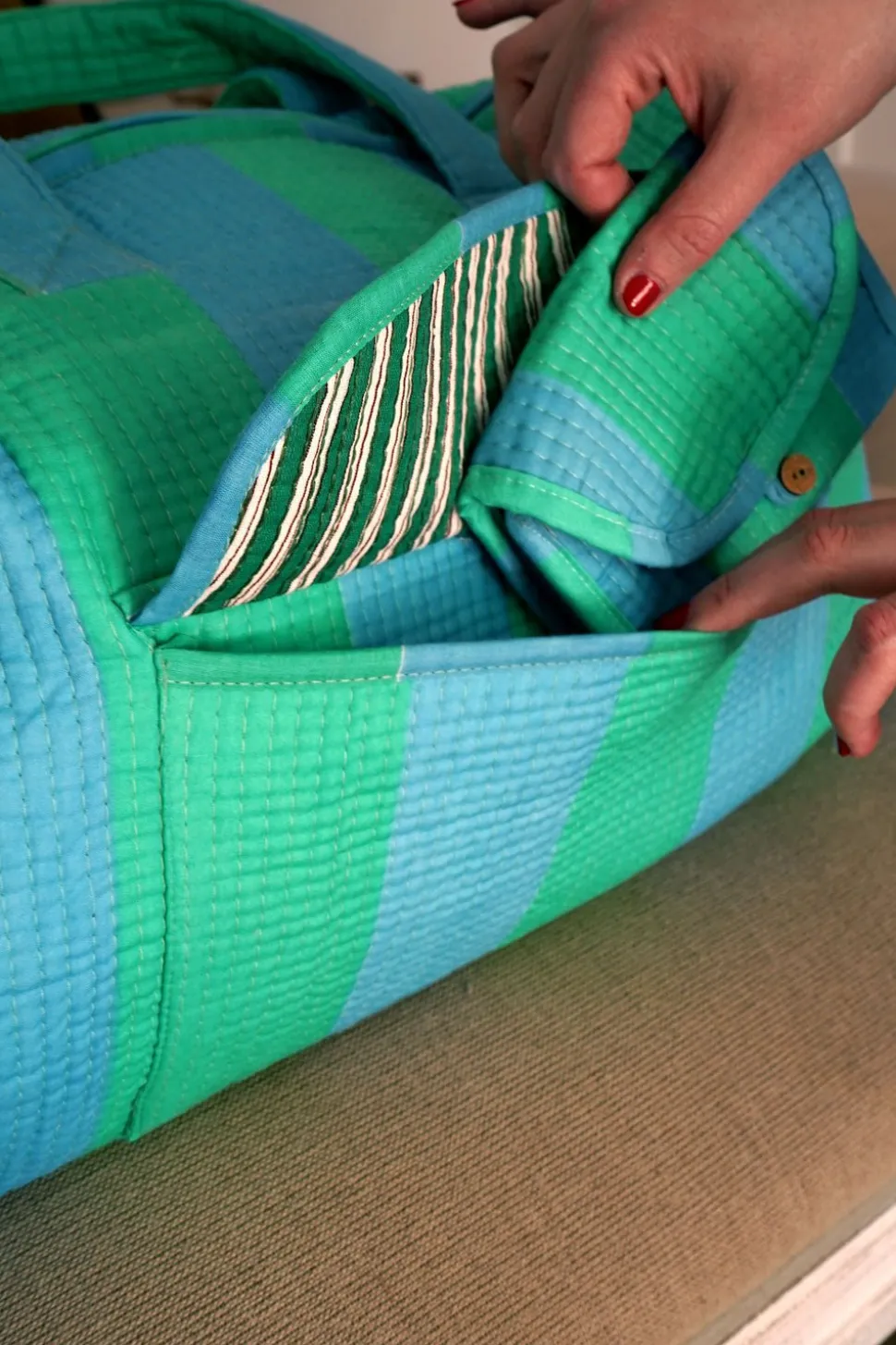 Bolsa De Viaje Rayas Azules Y Verdes