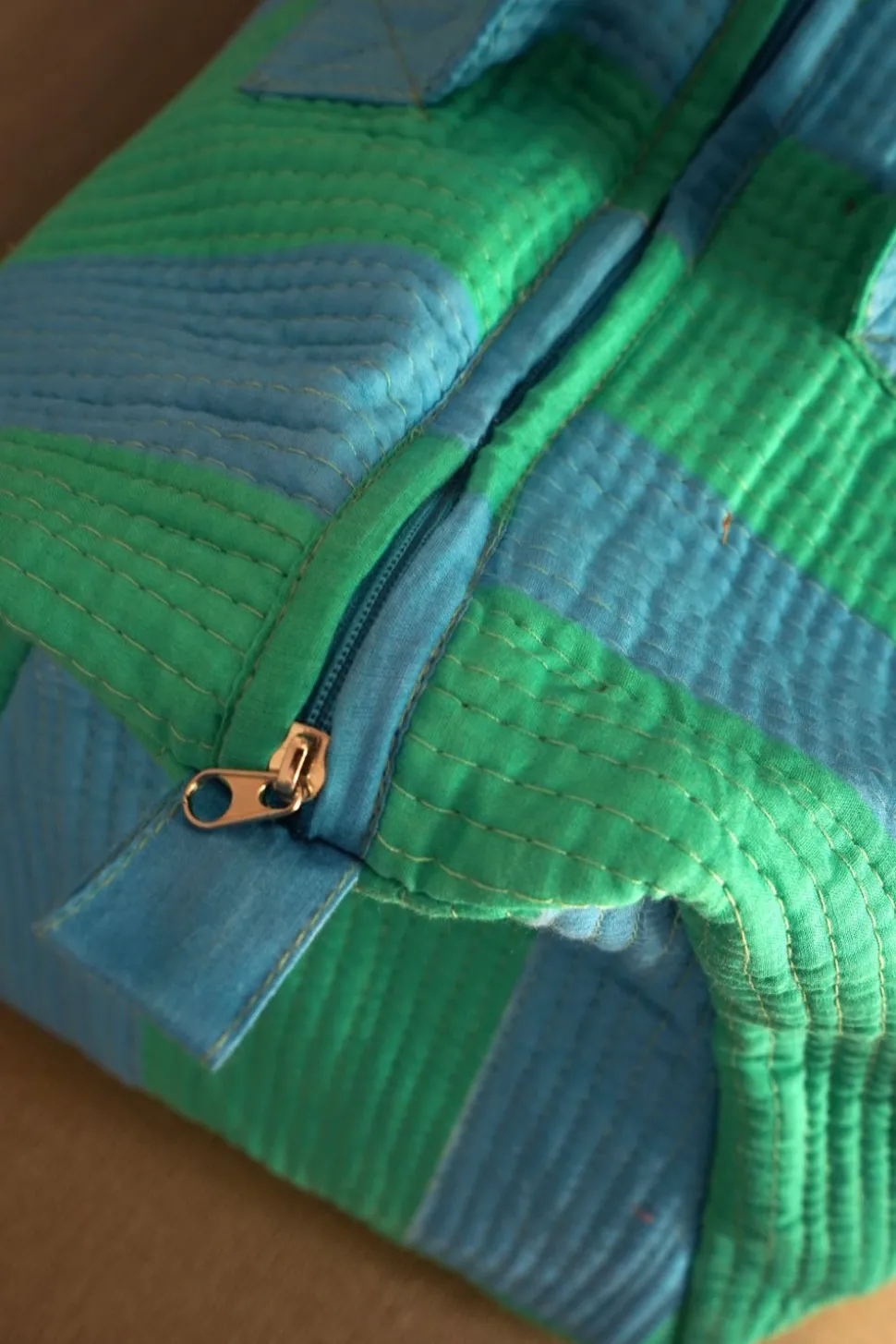Bolsa De Viaje Rayas Azules Y Verdes