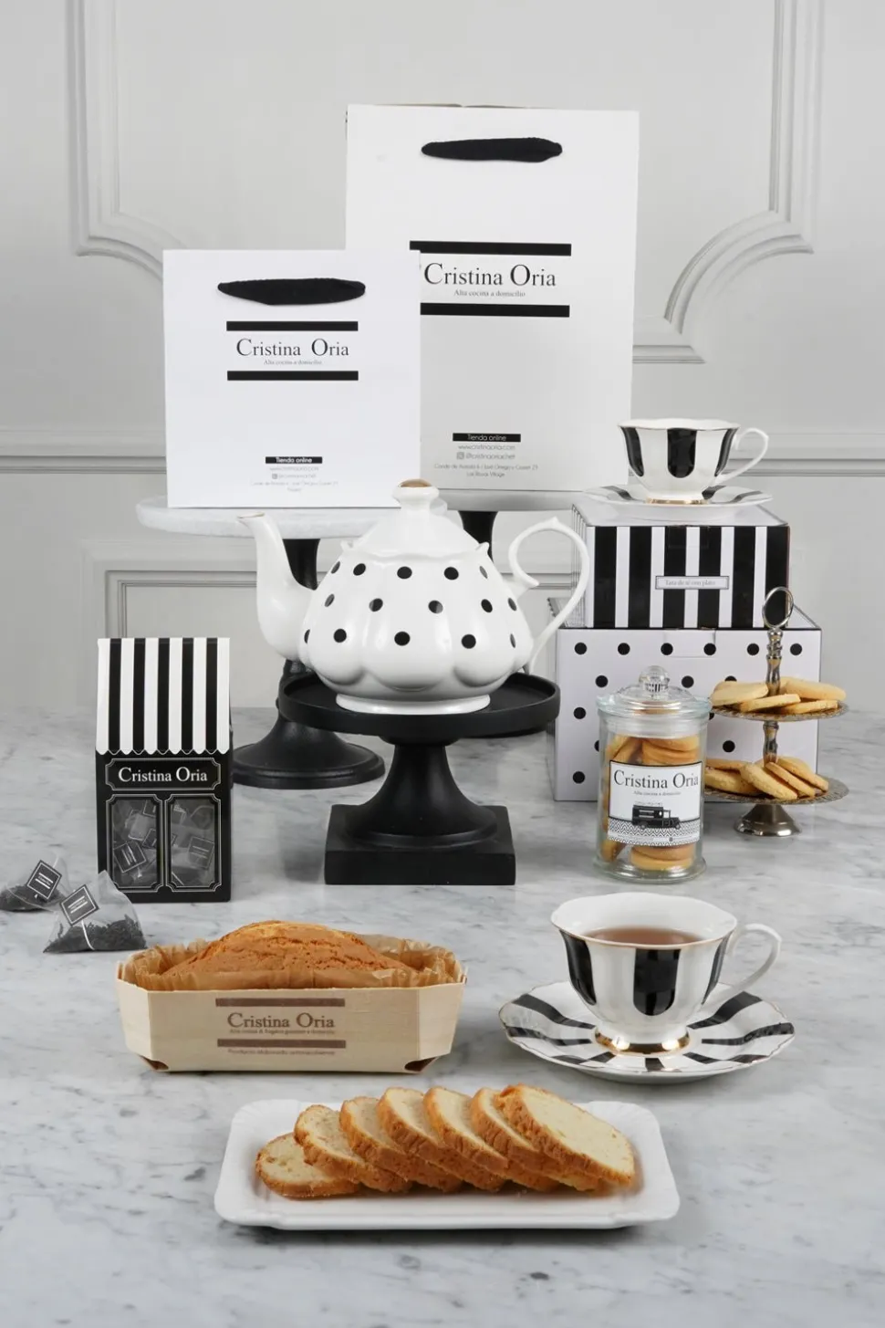 Bolsa Dulce con Tetera Puntos CO & Taza y Plato CO