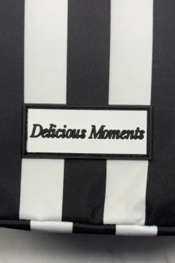 Bolsa Isotérmica Blanca Y Negra Con Mensaje “Delicious Moments”
