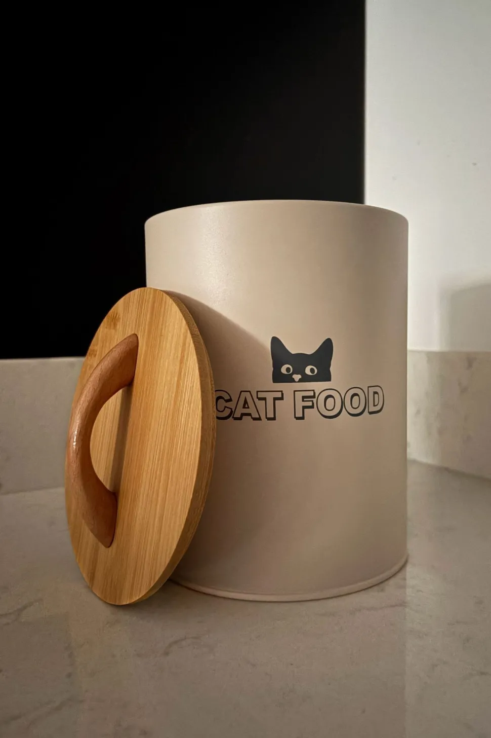 Bote de Comida para Gatos de Metal con Tapa Bambú
