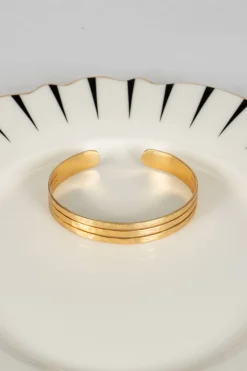 Brazalete Dorado Ajustable Con Diseño De Tres Argollas