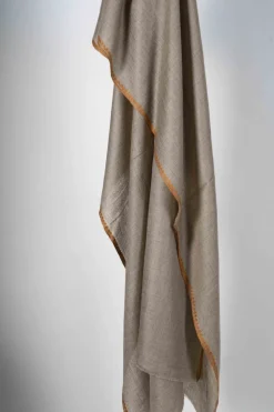 Bufanda De Cashmere Tostada Con Bordado Naranja