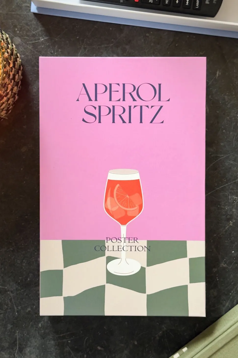 Caja Decorativa Con Diseño De Libro De Bebidas