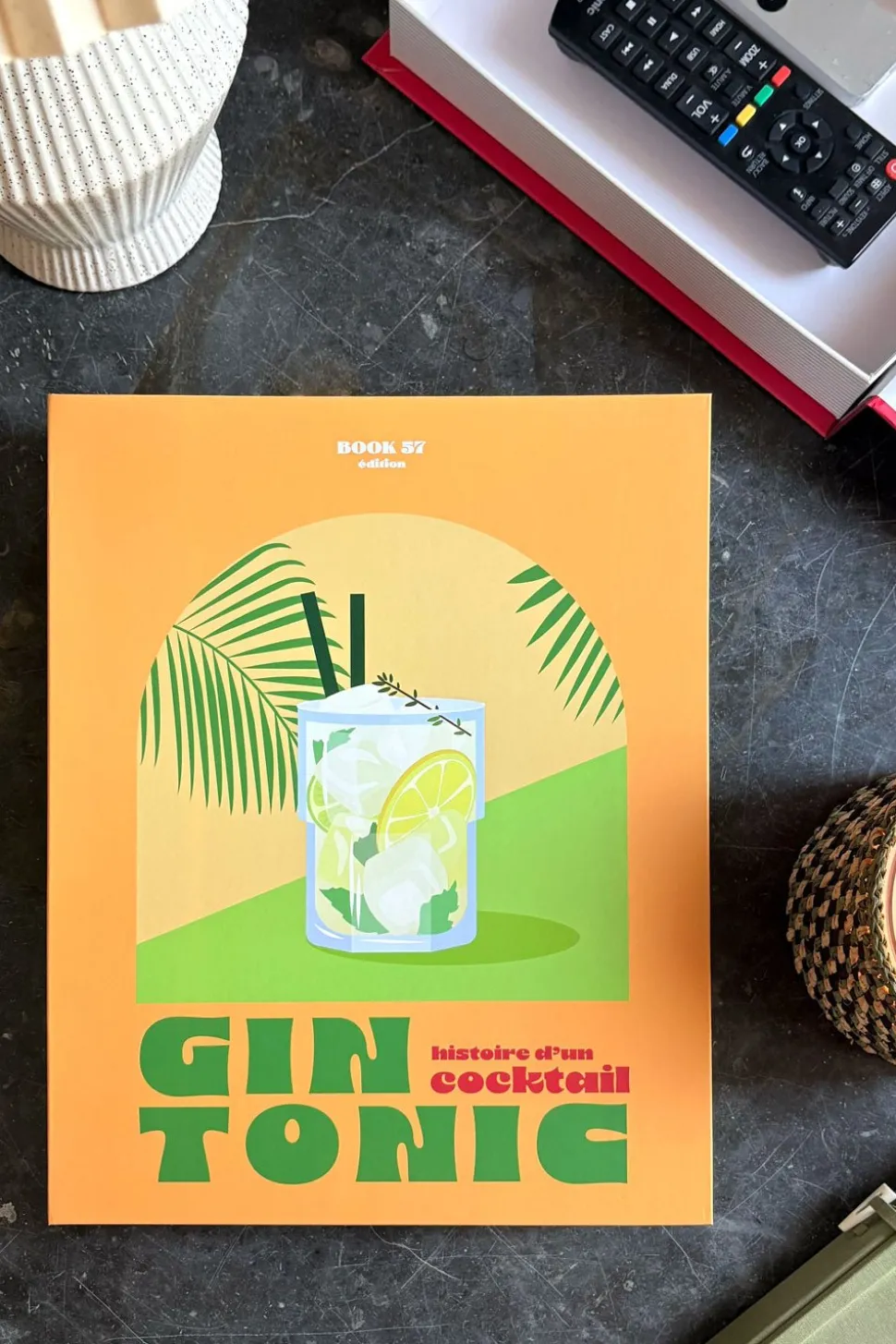 Caja Decorativa Con Diseño De Libro De Cócteles