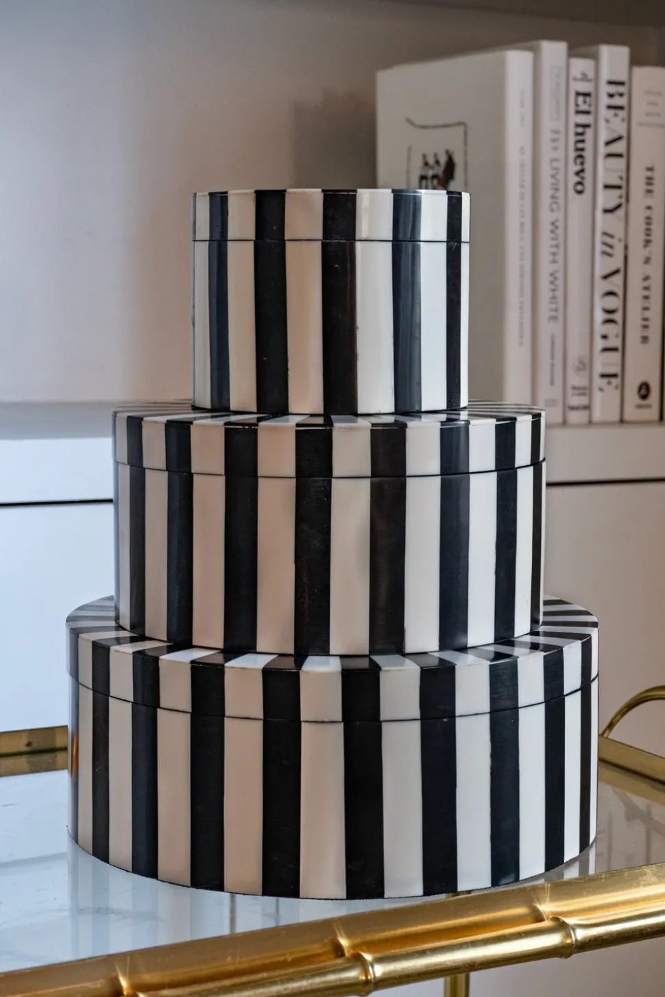 Caja Decorativa De Resina Redonda Con Diseño De Rayas Blancas Y Negras Pequeña