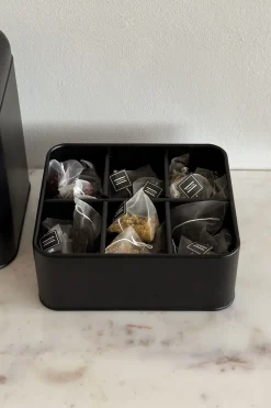 Caja Metálica Negra Con Ilustración Dorada Para Té