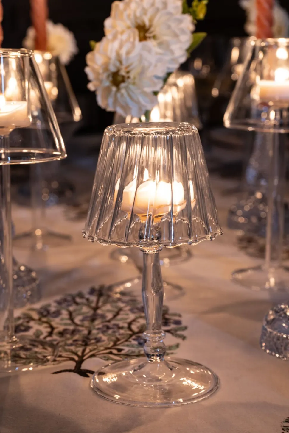 Candelabro De Cristal Con Diseño De Lámpara Ondulada Transparente