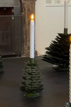 Candelabro De Hierro Con Diseño De Árbol Verde