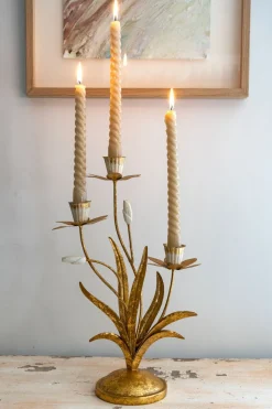 Candelabro Tres Velas Dorado Y Blanco Diseño Narcisos