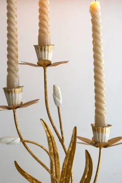 Candelabro Tres Velas Dorado Y Blanco Diseño Narcisos