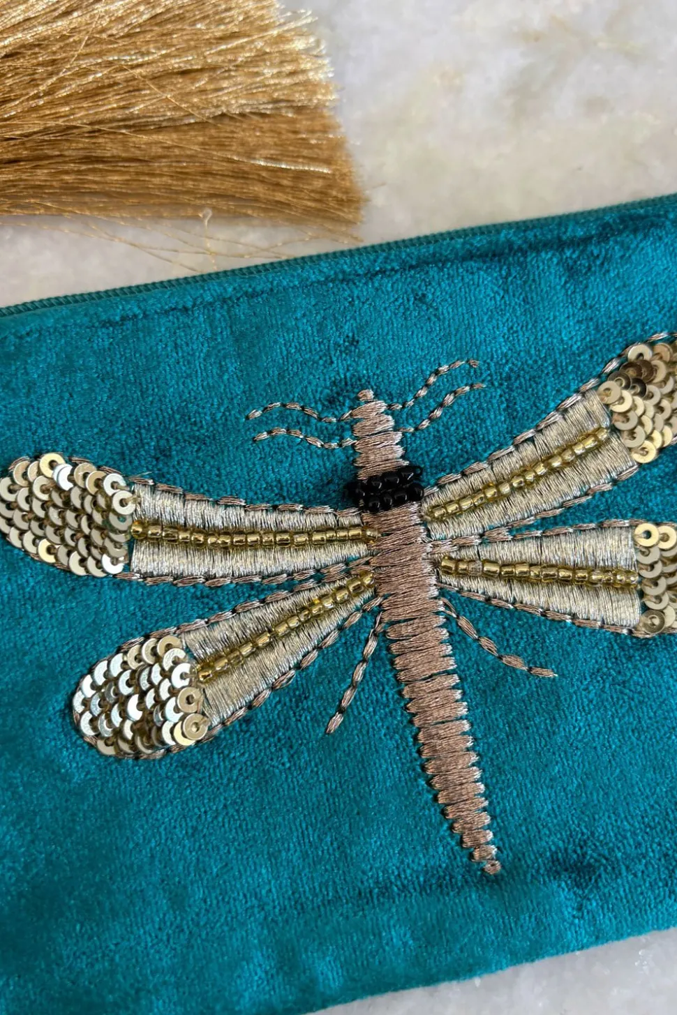Cartera De Terciopelo Azul Con Libélula Bordada