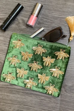 Cartera De Terciopelo Verde Con Abejas Bordadas