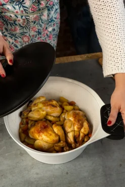 Cocotte Blanca Con Tapa Negra Grande