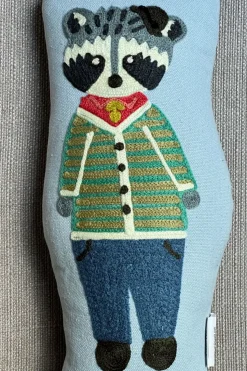 Cojín Bordado Diseño Mapache