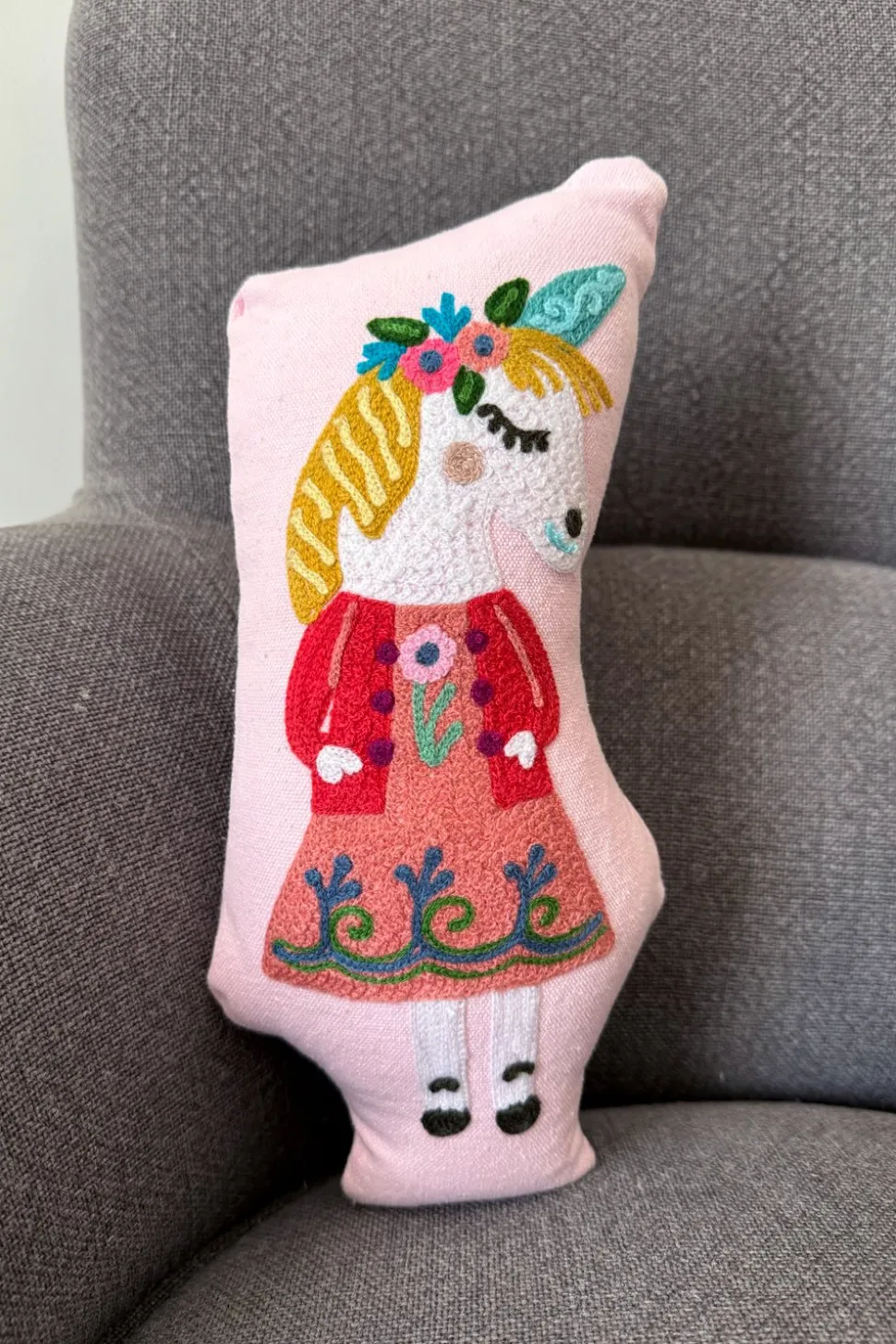Cojín Bordado Diseño Unicornio