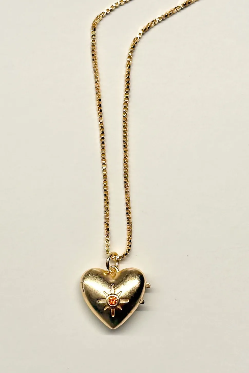Collar Dorado Con Colgante Diseño Corazón Y Circonita Naranja