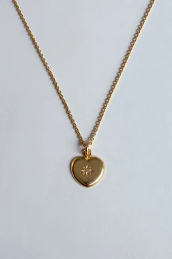 Collar Dorado Con Diseño Corazón