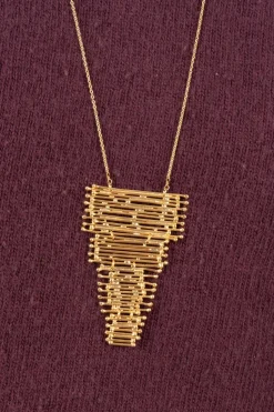 Collar Dorado Con Diseño Cascada Irregular