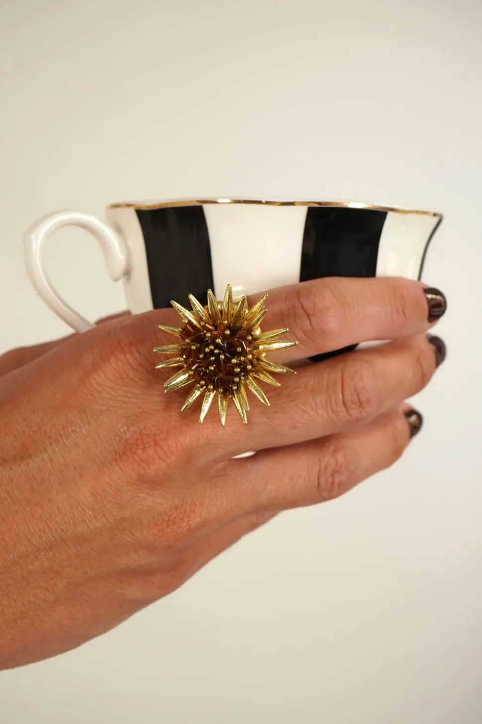 Combinación Anillo & Pendientes Dorados Diseño Girasoles Marrones