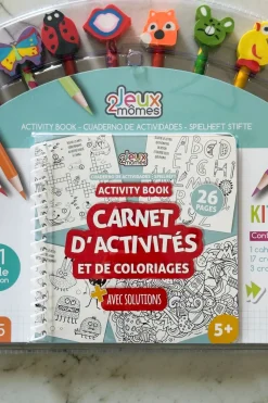 Cuaderno De Actividades Con Lápices De Colores