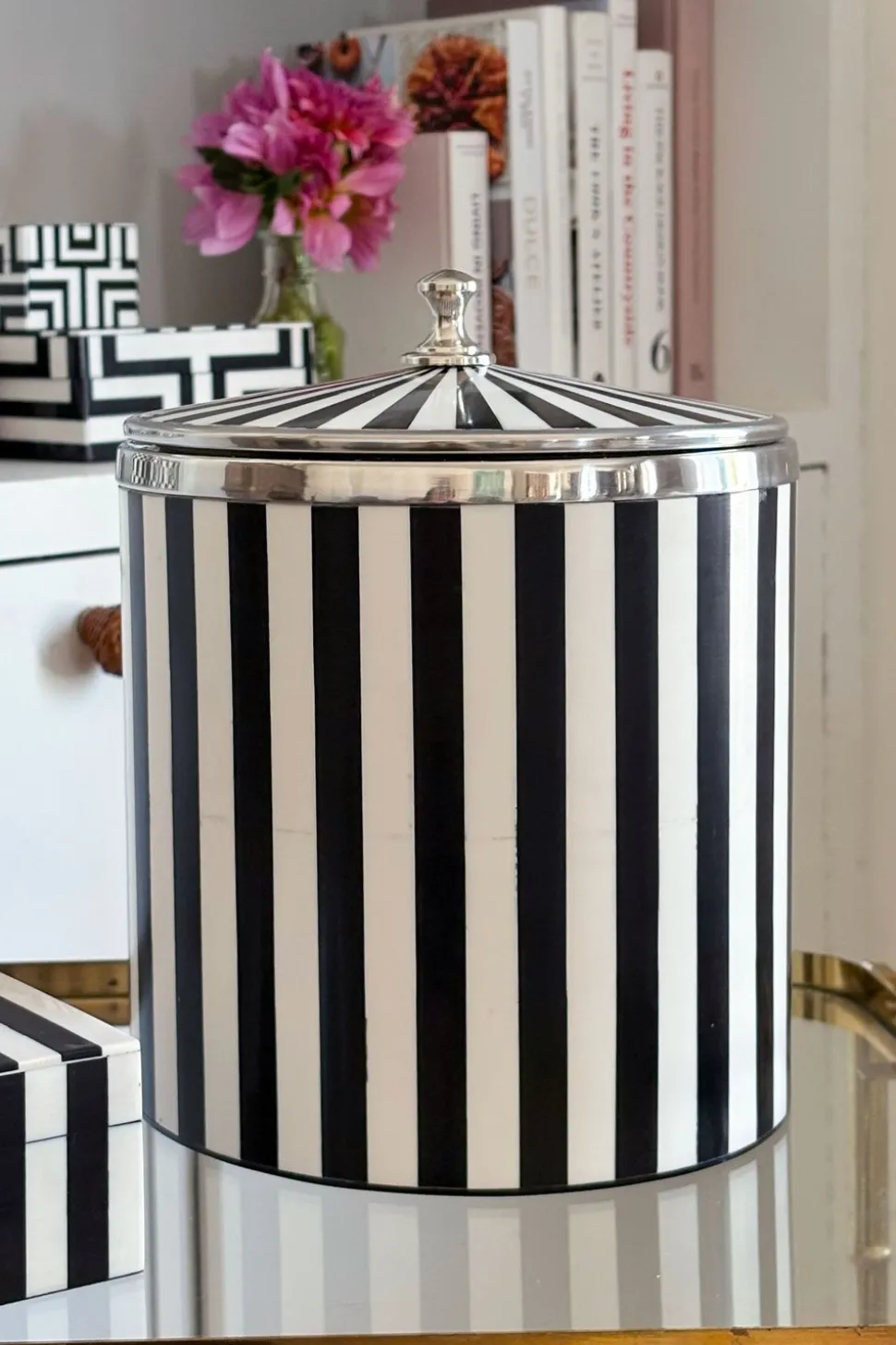 Cubitera De Resina Con Diseño De Rayas Blancas Y Negras Grande