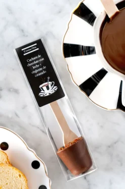 Cuchara De Chocolate Con Leche Y Crujiente De Caramelo