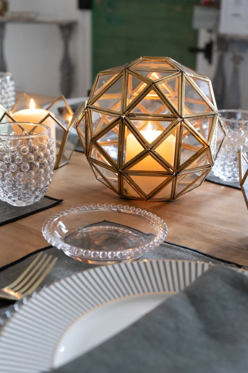 Esfera Decorativa De Cristal Con Detalles Dorados Mediana