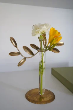 Florero De Metal Dorado Con Diseño De Planta
