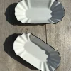 Fuente Blonda De Porcelana Blanca Con Filo Negro