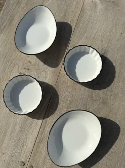 Fuente De Porcelana Blanca Con Filo Negro