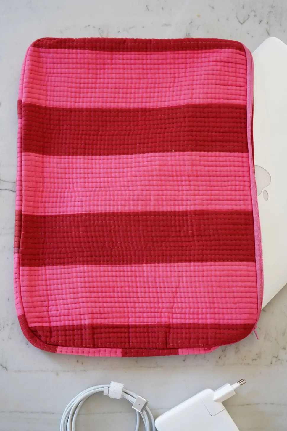 Funda Para Portátil Rayas Rosas Y Rojas