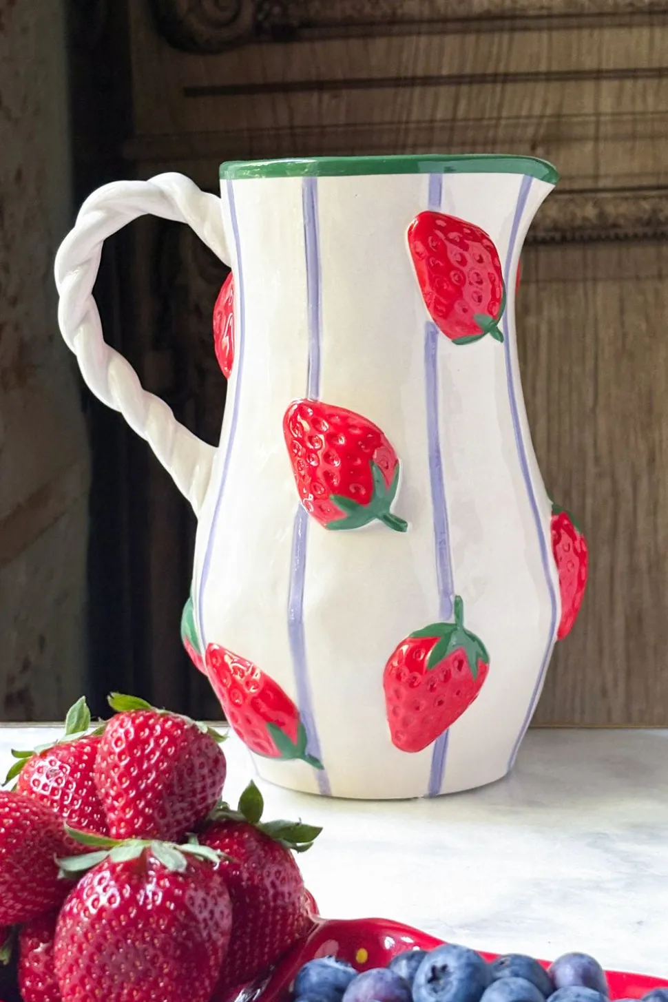 Jarra Blanca Diseño Fresas