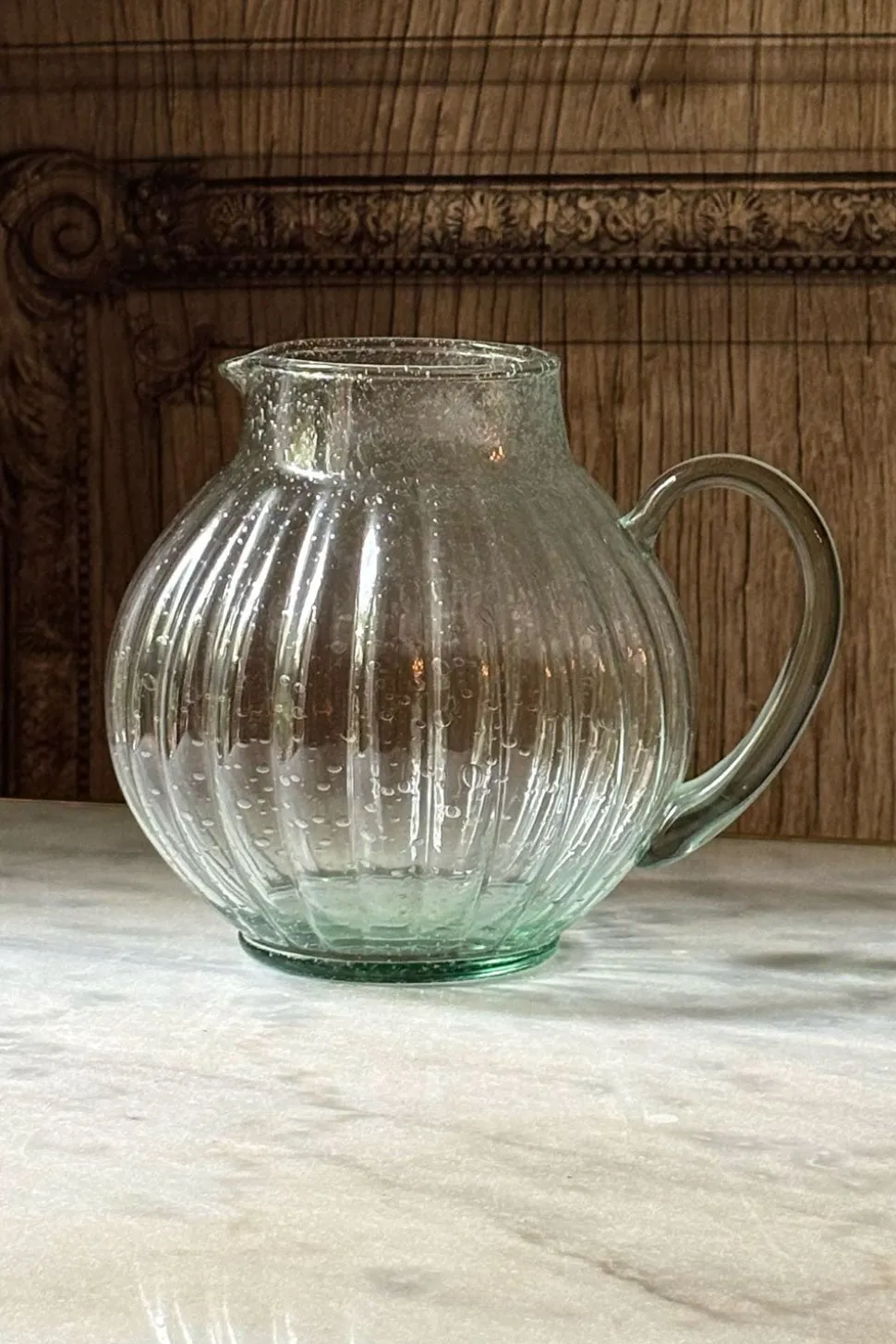 Jarra De Cristal Con Burbujas Y Diseño Rayado