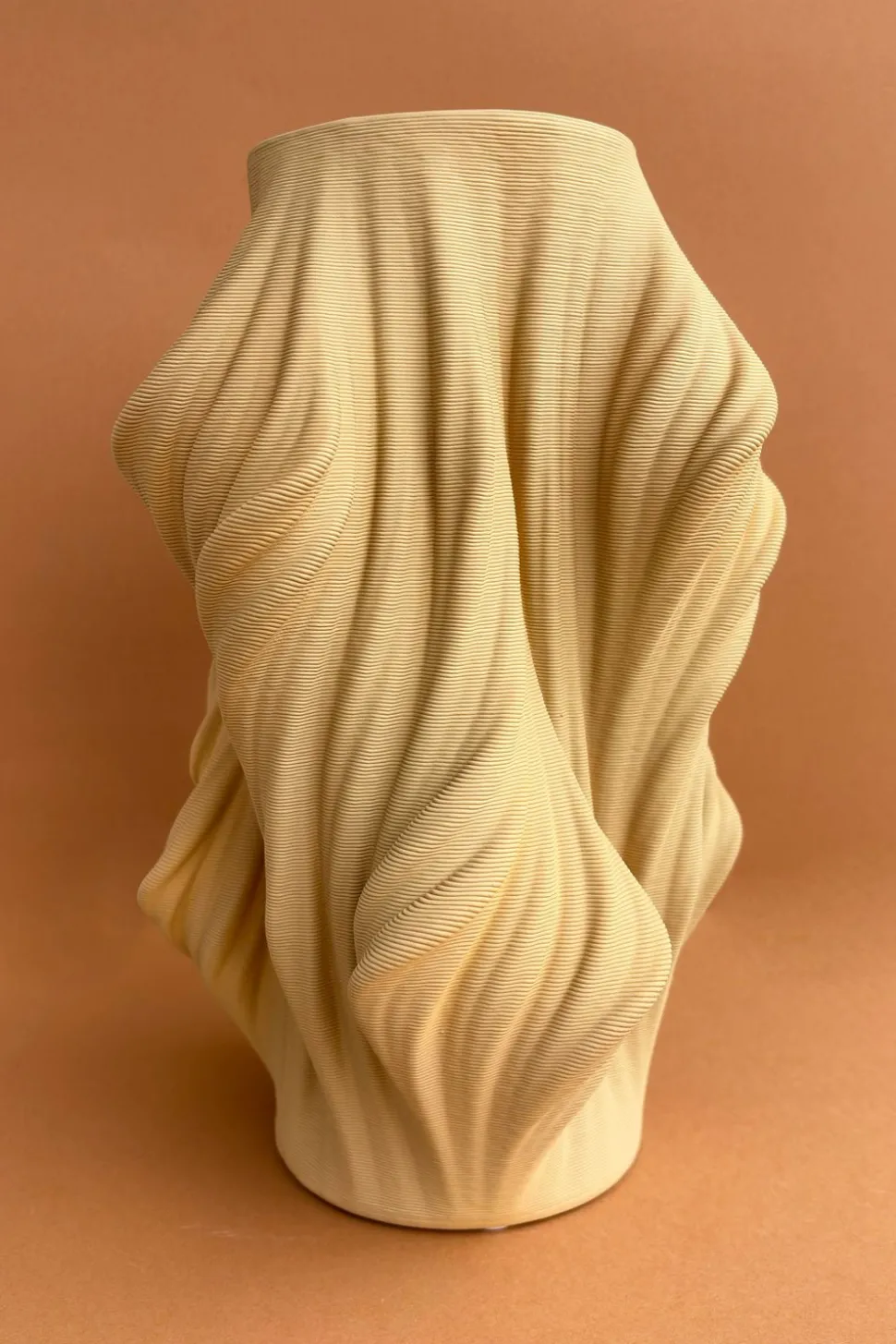 Jarrón Irregular Efecto 3D Beige Alto