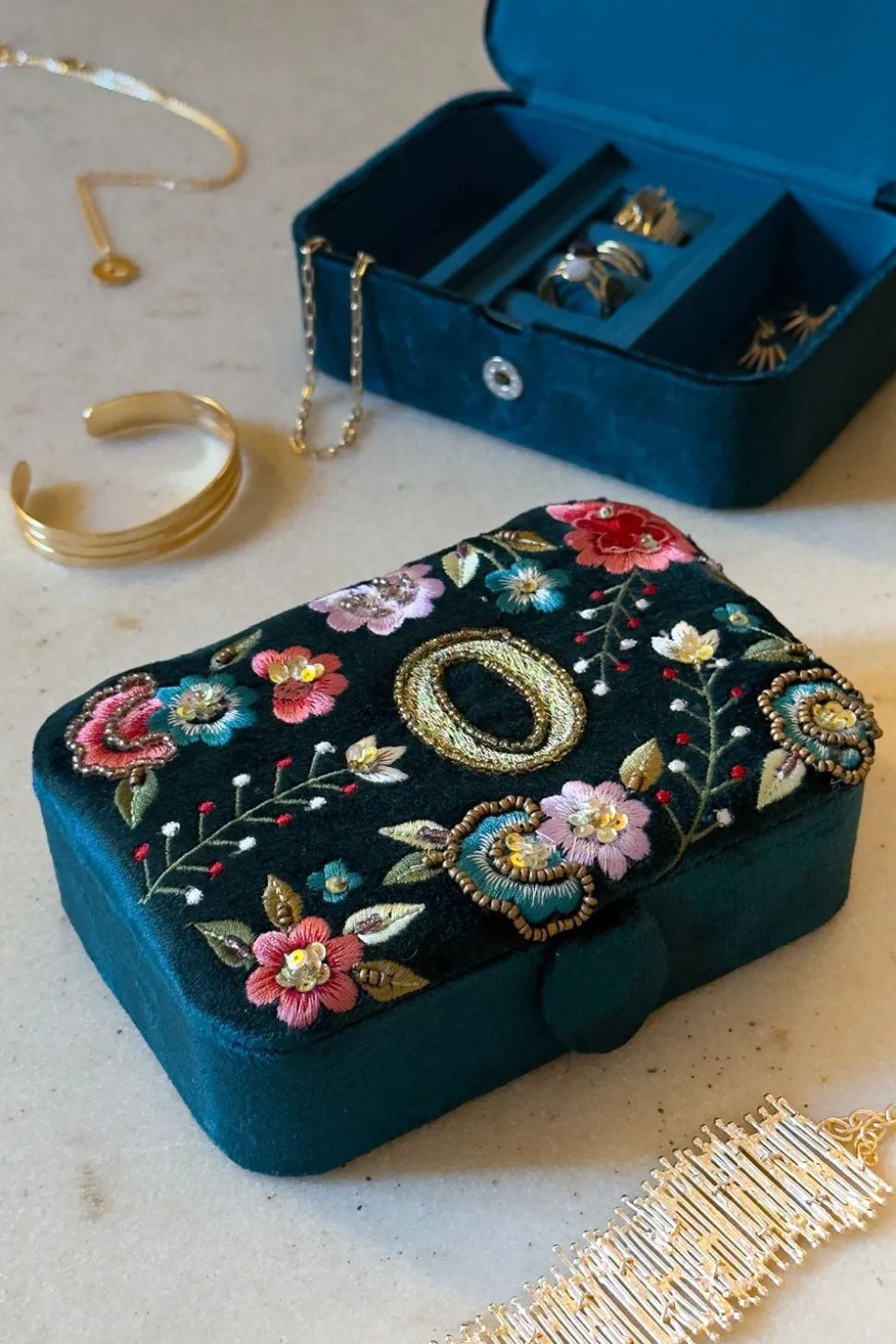Joyeros De Terciopelo Con Iniciales Y Flores Bordadas