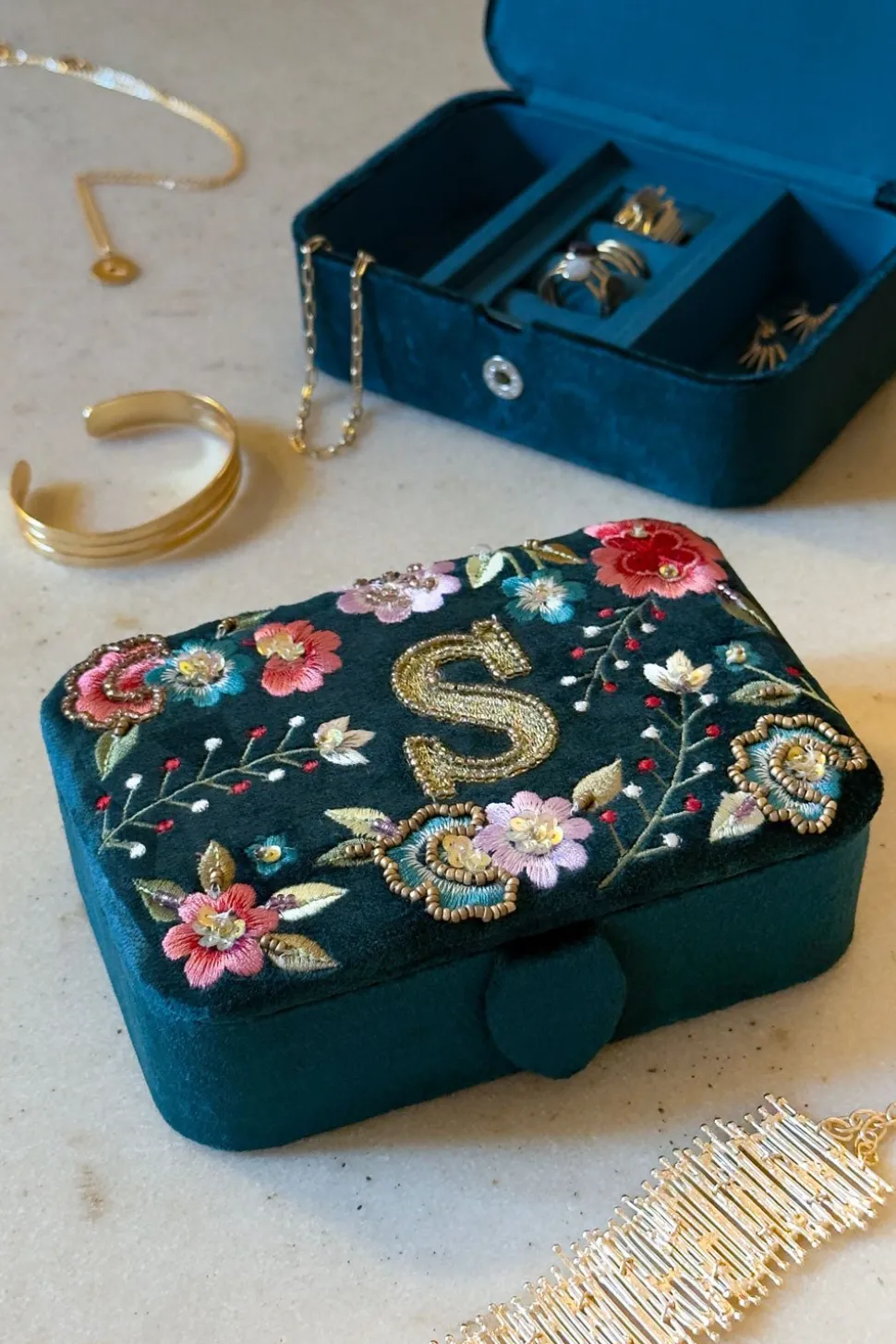 Joyeros De Terciopelo Con Iniciales Y Flores Bordadas