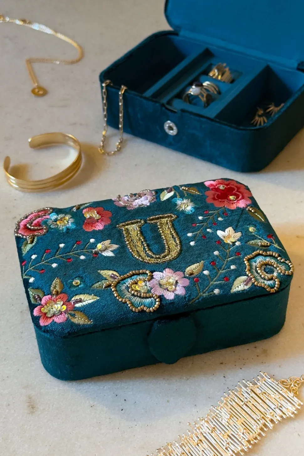 Joyeros De Terciopelo Con Iniciales Y Flores Bordadas