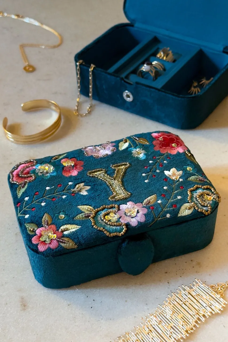 Joyeros De Terciopelo Con Iniciales Y Flores Bordadas