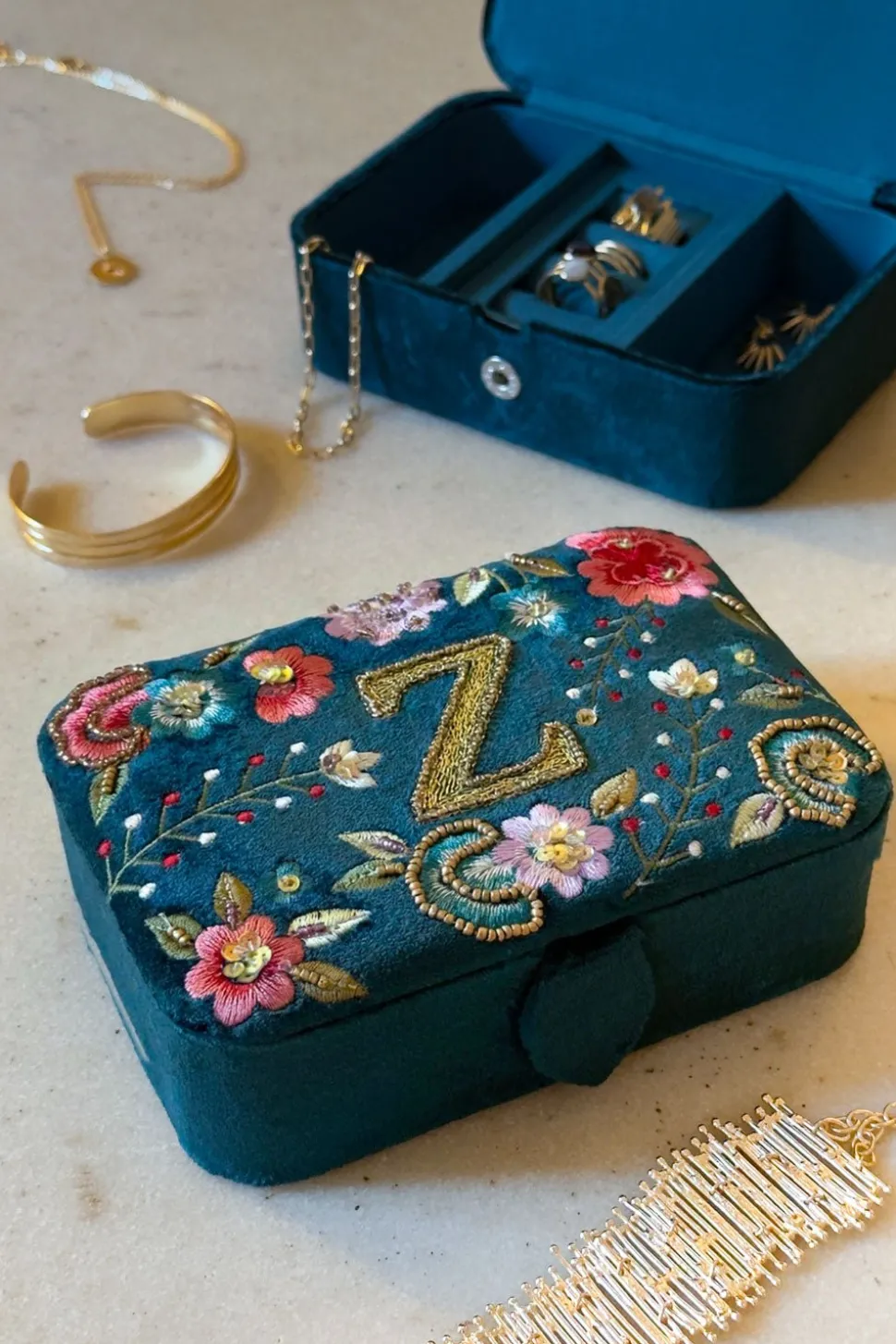Joyeros De Terciopelo Con Iniciales Y Flores Bordadas