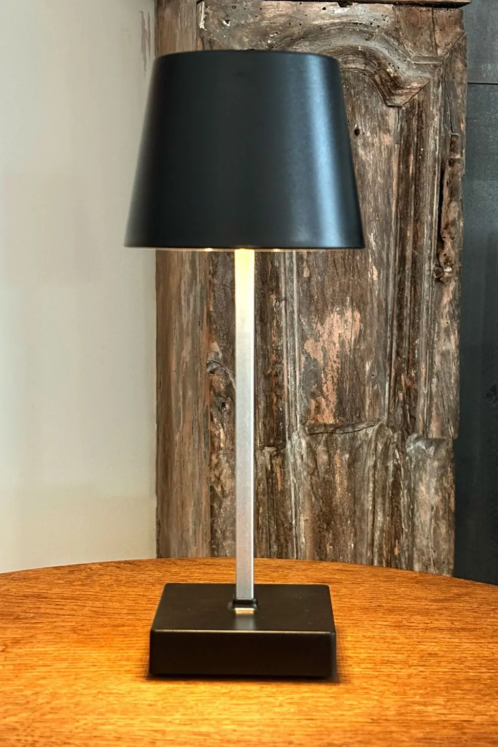 Lámpara Led Táctil Negra