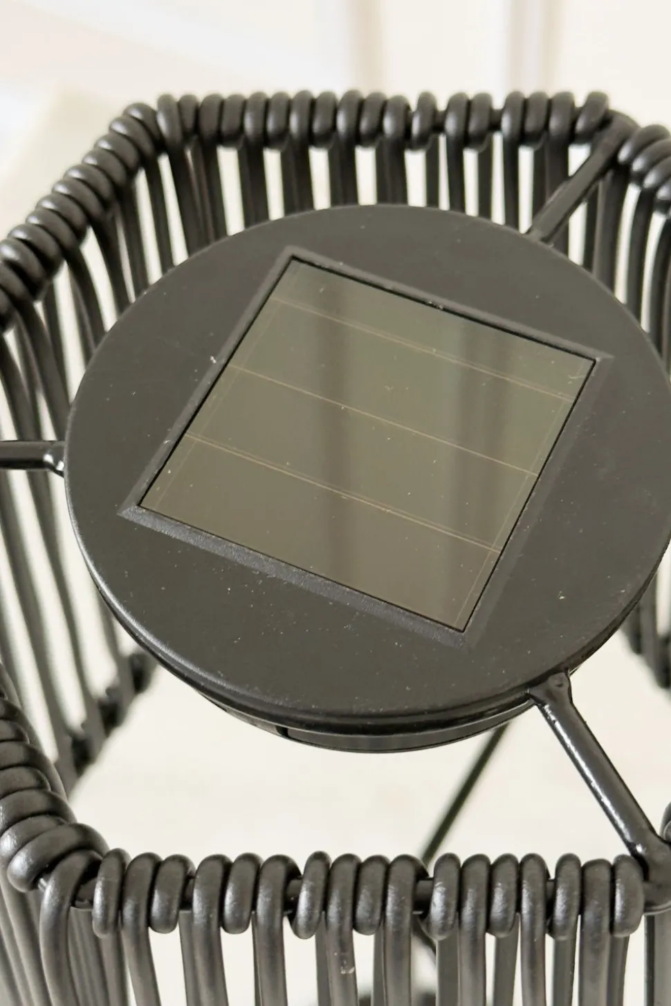 Lámpara Solar De Mesa En Acabado Negro